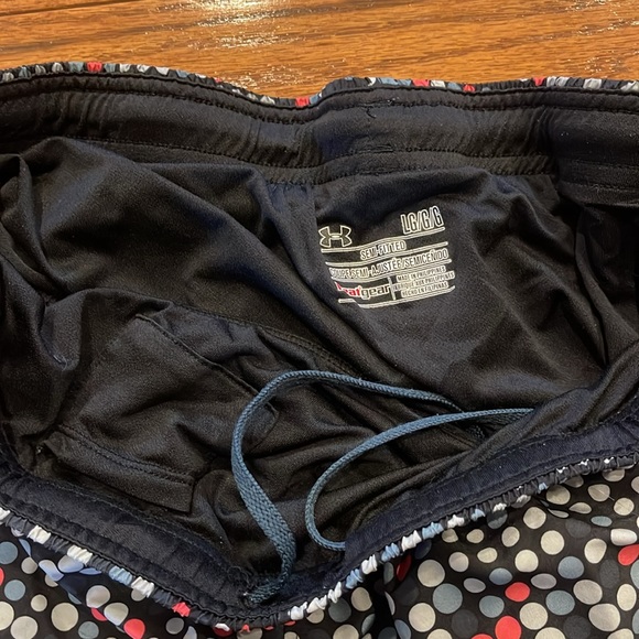 UA size large shorts - Picture 3 of 4